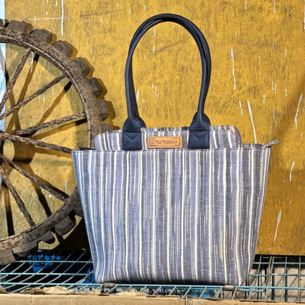 The Classic Carry Tote